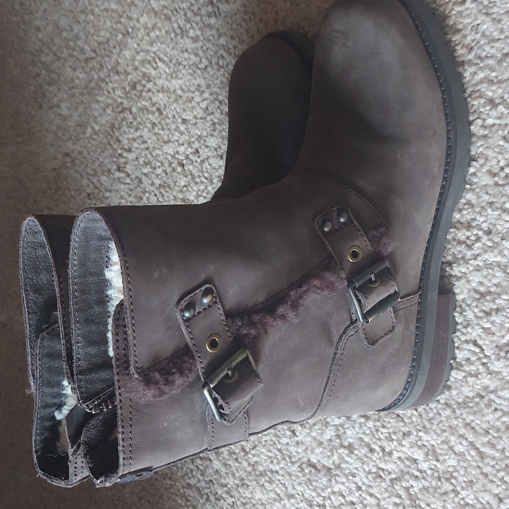 UGG CHOCOLATE BROWN LEATHER MOTO BOOTS 7 $275